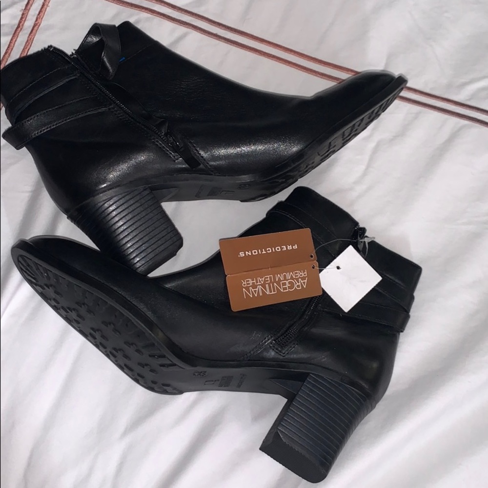 High heel boots